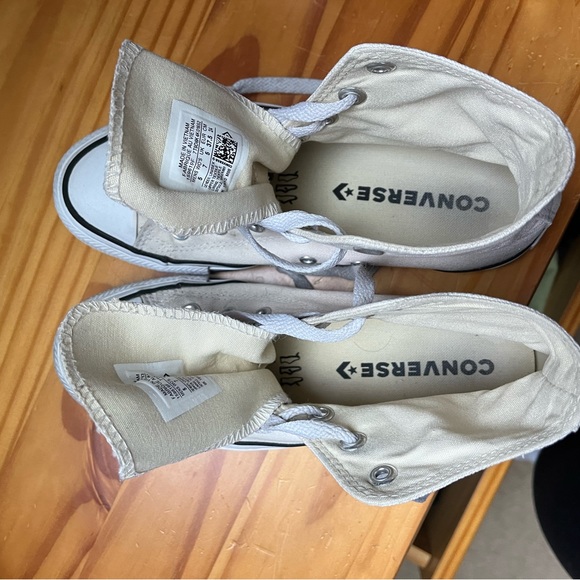 LIMITED EDITION Blush Pink Converse - Picture 2 of 8